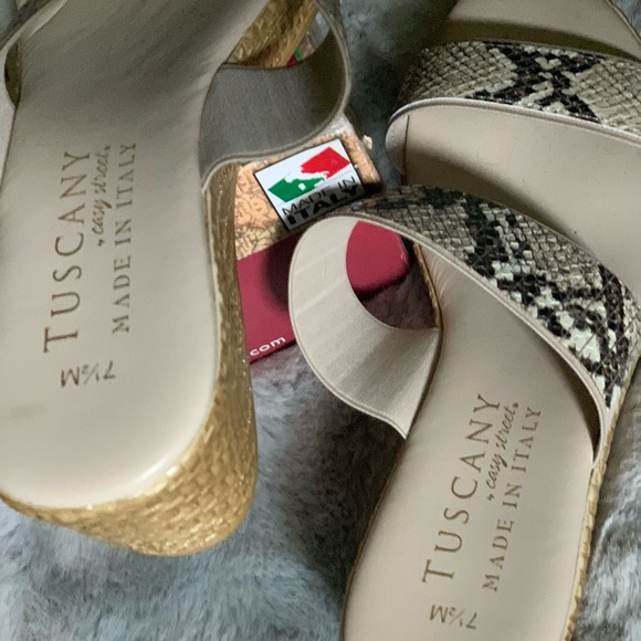 Tuscany by Easy Street Wedges - Picture 7 of 8